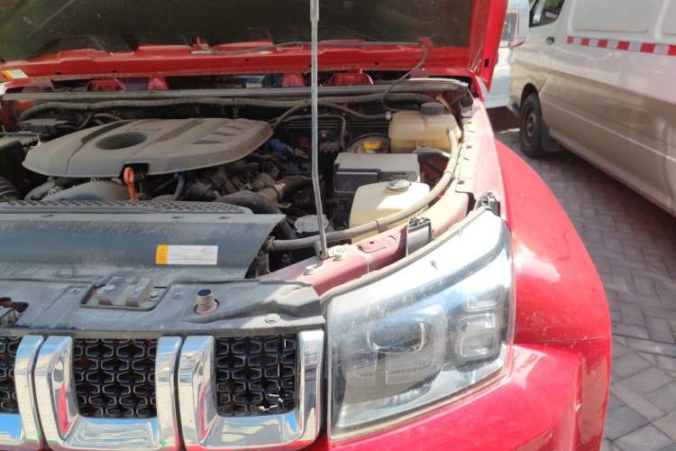 Used BAIC Off-Road BJ40 2020 2.0T Automatic Four-Wheel Drive Urban Hunter Edition Chivalrous Type Engine Bay Left