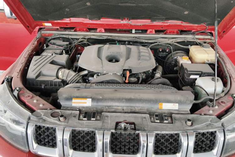 Used BAIC Off-Road BJ40 2020 2.0T Automatic Four-Wheel Drive Urban Hunter Edition Chivalrous Type Engine Bay