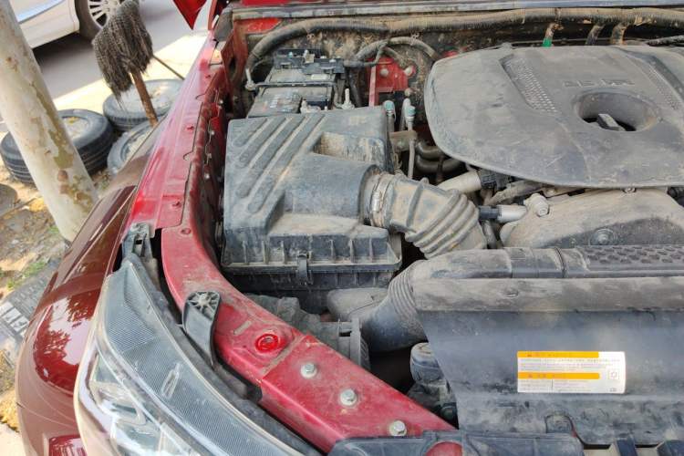 Used BAIC Off-Road BJ40 2020 2.0T Automatic Four-Wheel Drive Urban Hunter Edition Chivalrous Type Engine Bay Right