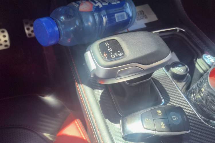 Used BAIC Off-Road BJ40 2020 2.0T Automatic Four-Wheel Drive Urban Hunter Edition Chivalrous Type Gear Lever