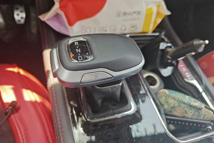 Used BAIC Off-Road BJ40 2020 2.0T Automatic Four-Wheel Drive Urban Hunter Edition Chivalrous Type Gear Lever