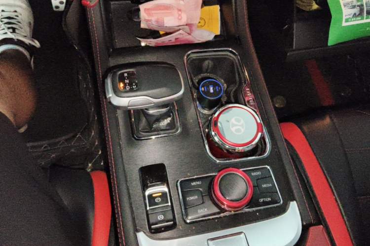 Used BAIC Off-Road BJ40 2020 2.0T Automatic Four-Wheel Drive Urban Hunter Edition Chivalrous Type Gear Lever