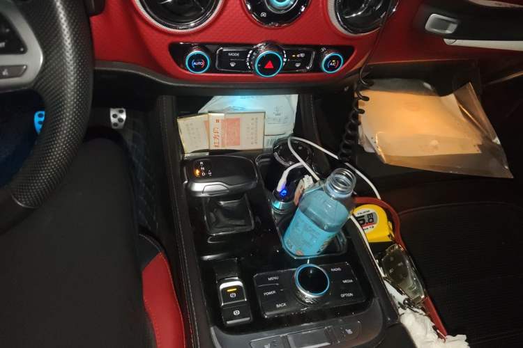 Used BAIC Off-Road BJ40 2020 2.0T Automatic Four-Wheel Drive Urban Hunter Edition Prestige Version Gear Lever
