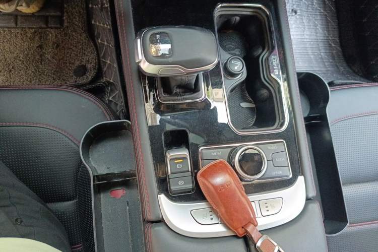 Used BAIC Off-Road BJ40 2020 2.0T Automatic Four-Wheel Drive Urban Hunter Edition Prestige Version Gear Lever