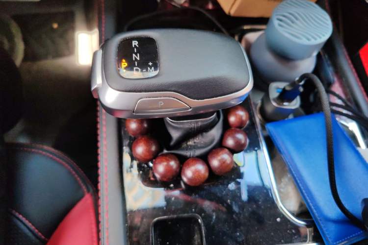 Used BAIC Off-Road BJ40 2020 2.0T Automatic Four-Wheel Drive Urban Hunter Edition Chivalrous Type Gear Lever