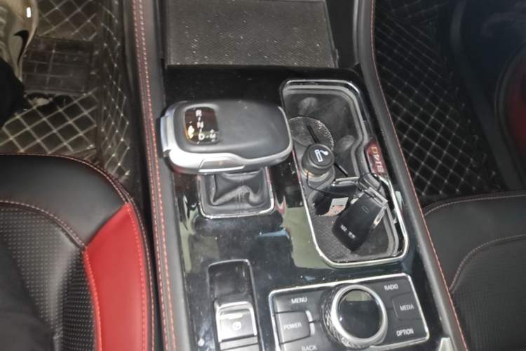 Used BAIC Off-Road BJ40 2020 2.0T Automatic Two-Wheel Drive Urban Hunter Edition Chivalrous Type Gear Lever