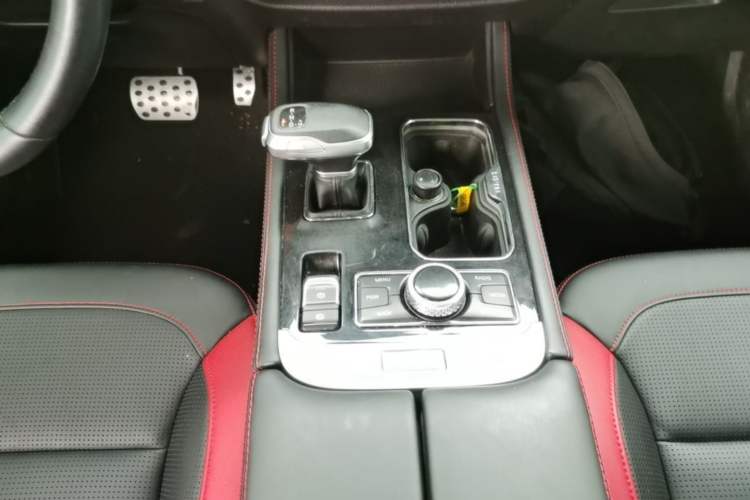 Used BAIC Off-Road BJ40 2020 2.0T Automatic Four-Wheel Drive Urban Hunter Edition Chivalrous Type Gear Lever