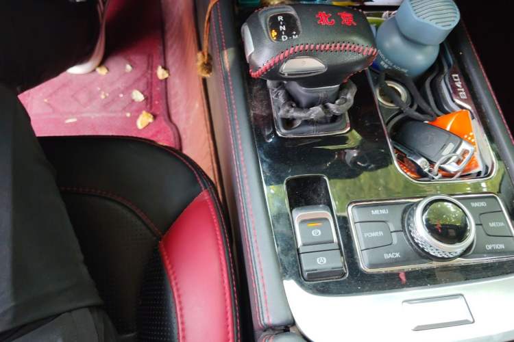 Used BAIC Off-Road BJ40 2020 2.0T Automatic Four-Wheel Drive Urban Hunter Edition Chivalrous Type Gear Lever