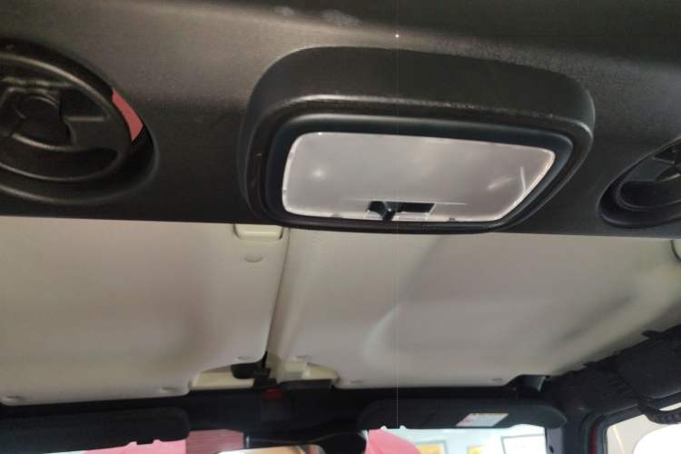 Used BAIC Off-Road BJ40 2020 2.0T Automatic Two-Wheel Drive Urban Hunter Edition Chivalrous Type Headliner