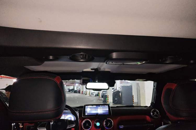 Used BAIC Off-Road BJ40 2020 2.0T Automatic Four-Wheel Drive Urban Hunter Edition Prestige Version Headliner