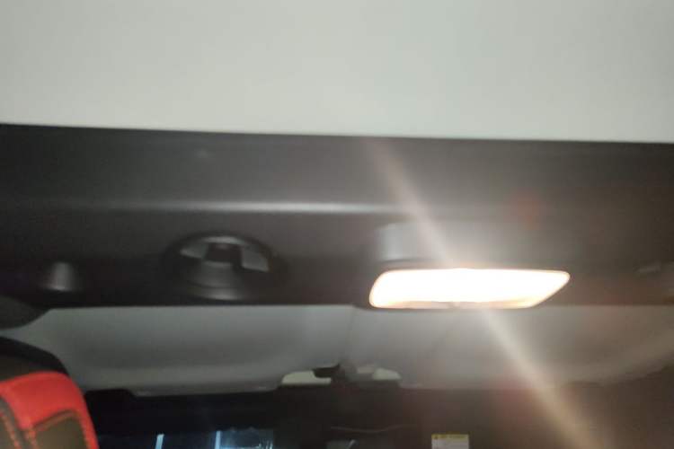 Used BAIC Off-Road BJ40 2020 2.0T Automatic Four-Wheel Drive Urban Hunter Edition Chivalrous Type Headliner