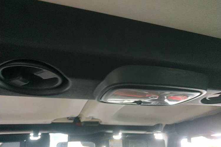 Used BAIC Off-Road BJ40 2020 2.0T Automatic Two-Wheel Drive Urban Hunter Edition Chivalrous Type Headliner