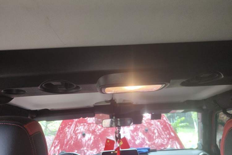 Used BAIC Off-Road BJ40 2020 2.0T Automatic Four-Wheel Drive Urban Hunter Edition Chivalrous Type Headliner