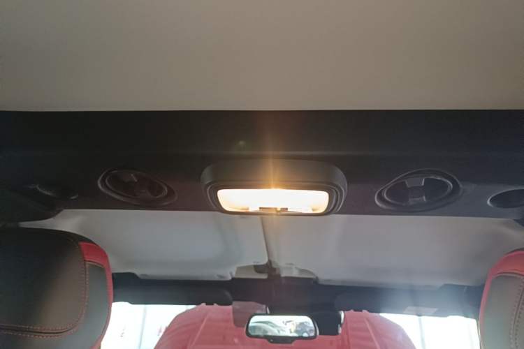 Used BAIC Off-Road BJ40 2020 2.0T Automatic Four-Wheel Drive Urban Hunter Edition Prestige Version Headliner