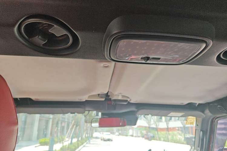 Used BAIC Off-Road BJ40 2020 2.0T Automatic Four-Wheel Drive Urban Hunter Edition Chivalrous Type Headliner