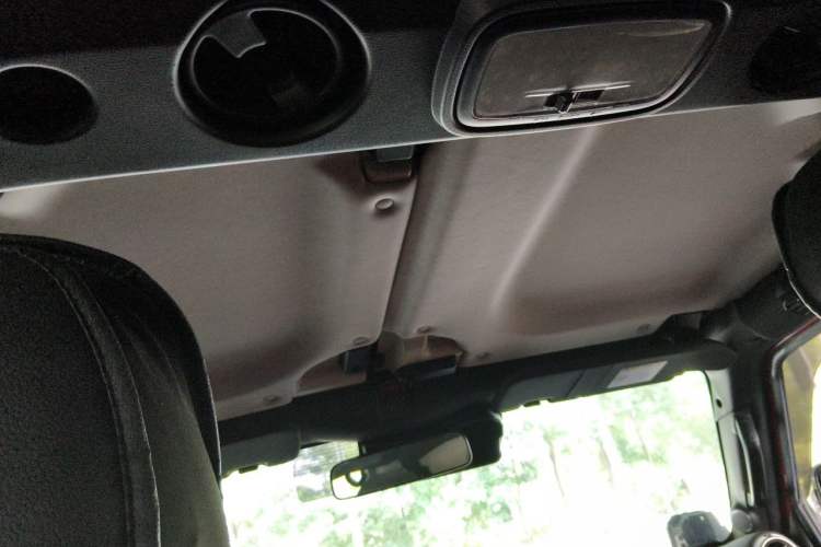 Used BAIC Off-Road BJ40 2020 2.0T Automatic Four-Wheel Drive Urban Hunter Edition Chivalrous Type Headliner