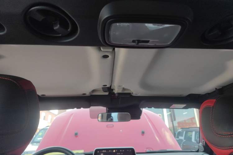 Used BAIC Off-Road BJ40 2020 2.0T Automatic Four-Wheel Drive Urban Hunter Edition Chivalrous Type Headliner