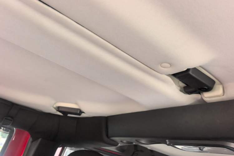 Used BAIC Off-Road BJ40 2020 2.0T Automatic Four-Wheel Drive Urban Hunter Edition Chivalrous Type Headliner