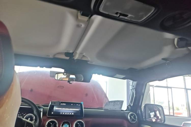 Used BAIC Off-Road BJ40 2020 2.0T Automatic Two-Wheel Drive Urban Hunter Edition Chivalrous Type Headliner