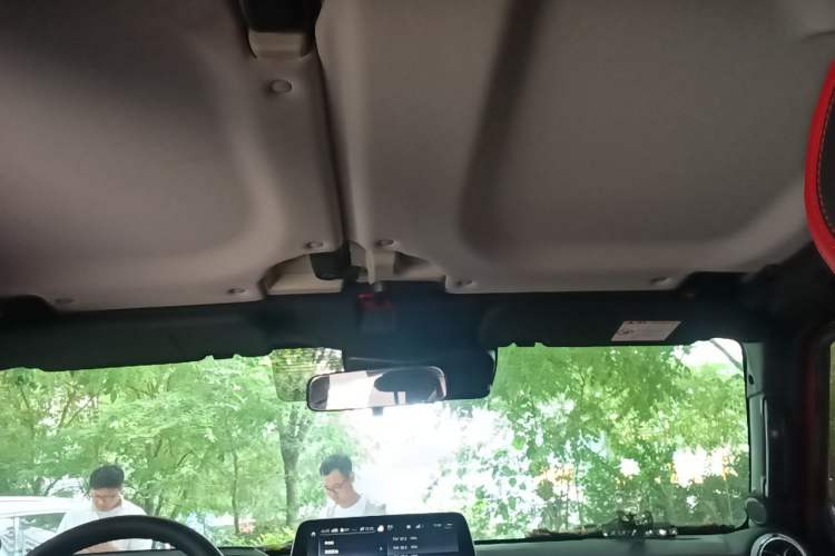 Used BAIC Off-Road BJ40 2020 2.0T Automatic Four-Wheel Drive Urban Hunter Edition Chivalrous Type Headliner