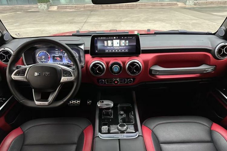 Used BAIC Off-Road BJ40 2020 2.0T Automatic Four-Wheel Drive Tribute Edition 2020 Xieke Version Interior 1