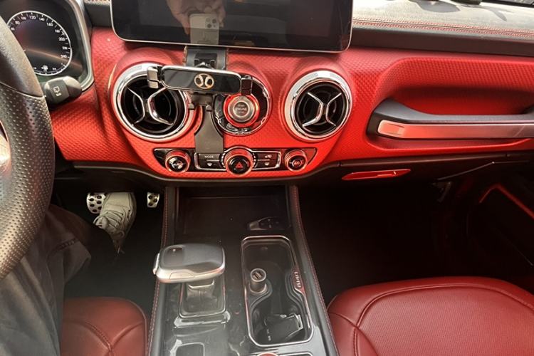 Used BAIC Off-Road BJ40 2020 2.0T Automatic Two-Wheel Drive Urban Hunter Edition Pioneer Version Interior 2
