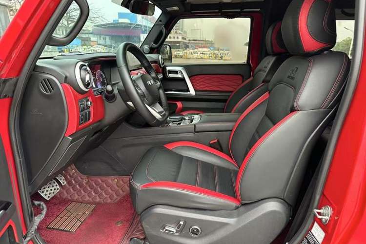 Used BAIC Off-Road BJ40 2020 2.0T Automatic Four-Wheel Drive Tribute Edition 2020 Xieke Version Interior 2