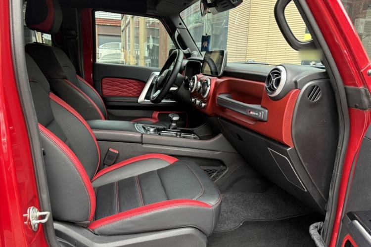 Used BAIC Off-Road BJ40 2020 2.0T Automatic Four-Wheel Drive Urban Hunter Edition Chivalrous Type Interior 2