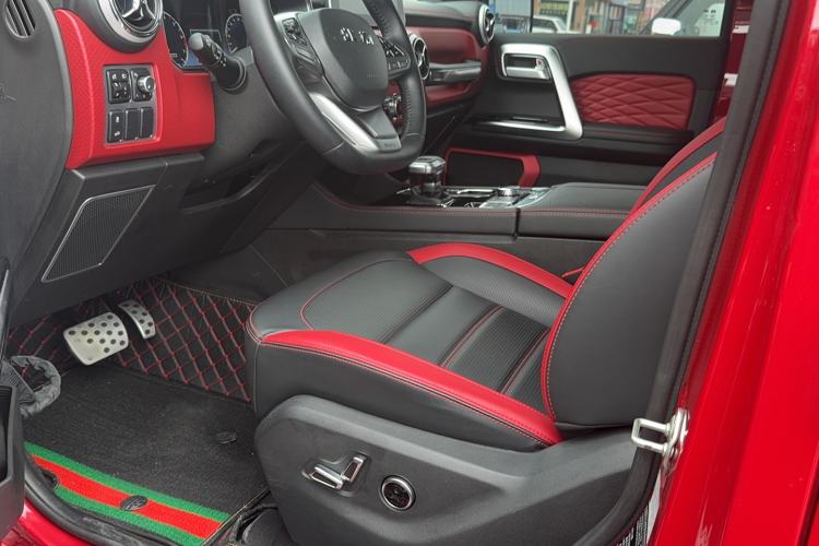 Used BAIC Off-Road BJ40 2020 2.0T Automatic Four-Wheel Drive Urban Hunter Edition Chivalrous Type Interior 3