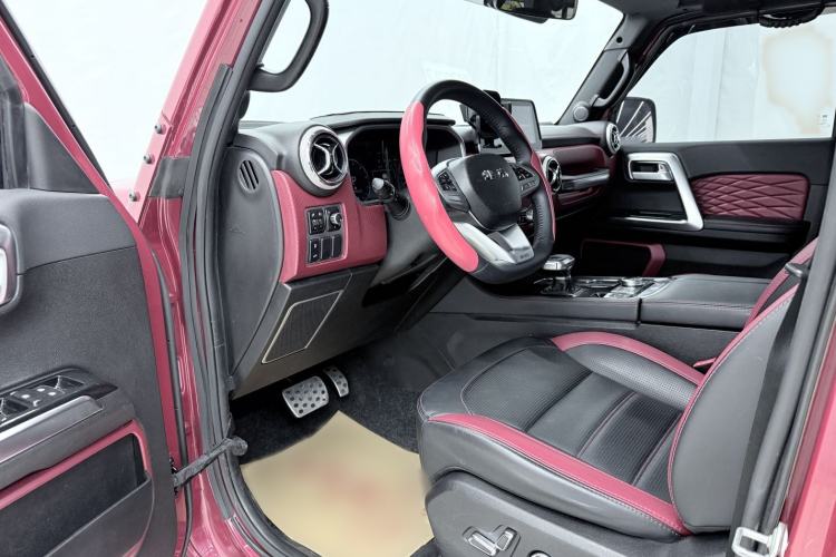 Used BAIC Off-Road BJ40 2020 2.0T Automatic Four-Wheel Drive Urban Hunter Edition Chivalrous Type Interior 4