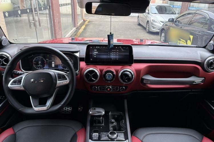 Used BAIC Off-Road BJ40 2020 2.0T Automatic Four-Wheel Drive Urban Hunter Edition Chivalrous Type Interior 4