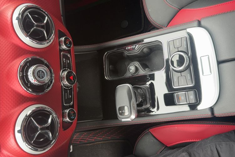 Used BAIC Off-Road BJ40 2020 2.0T Automatic Four-Wheel Drive Urban Hunter Edition Chivalrous Type Interior 4
