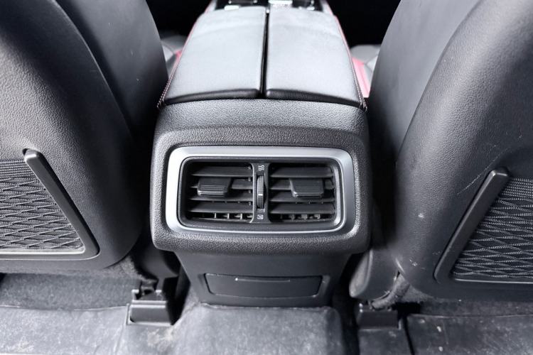 Used BAIC Off-Road BJ40 2020 2.0T Automatic Four-Wheel Drive Urban Hunter Edition Chivalrous Type Interior 5