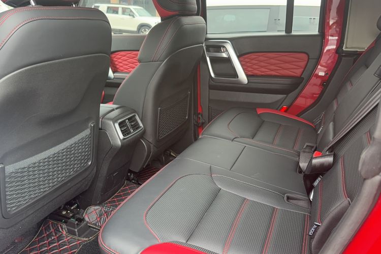 Used BAIC Off-Road BJ40 2020 2.0T Automatic Four-Wheel Drive Urban Hunter Edition Chivalrous Type Interior 7