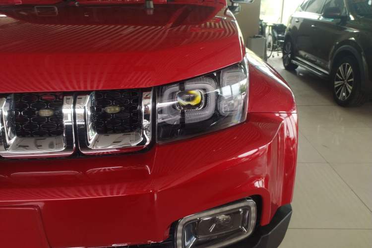 Used BAIC Off-Road BJ40 2020 2.0T Automatic Four-Wheel Drive Urban Hunter Edition Prestige Version Left Front Headlight