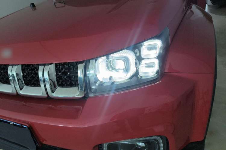 Used BAIC Off-Road BJ40 2020 2.0T Automatic Four-Wheel Drive Urban Hunter Edition Chivalrous Type Left Front Headlight