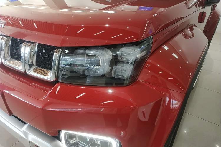 Used BAIC Off-Road BJ40 2020 2.0T Automatic Two-Wheel Drive Urban Hunter Edition Chivalrous Type Left Front Headlight