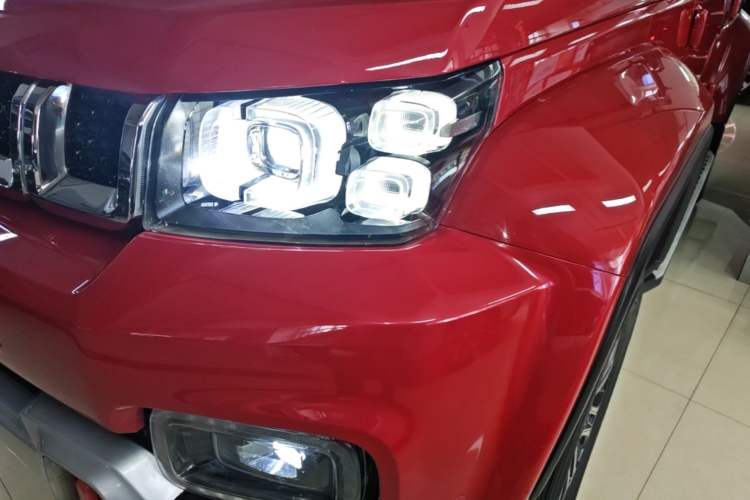 Used BAIC Off-Road BJ40 2020 2.0T Automatic Four-Wheel Drive Urban Hunter Edition Chivalrous Type Left Front Headlight