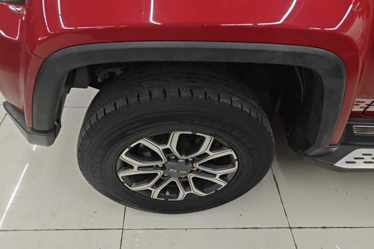 Used BAIC Off-Road BJ40 2020 2.0T Automatic Four-Wheel Drive Urban Hunter Edition Chivalrous Type Left Front Wheel Hub