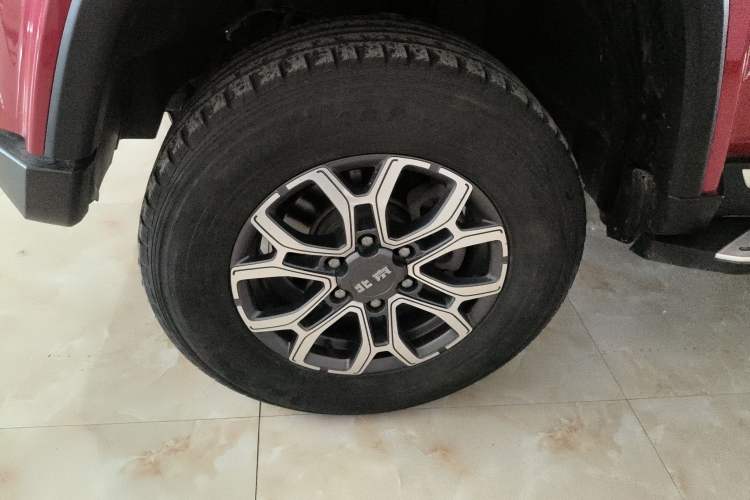 Used BAIC Off-Road BJ40 2020 2.0T Automatic Four-Wheel Drive Urban Hunter Edition Chivalrous Type Left Front Wheel Hub