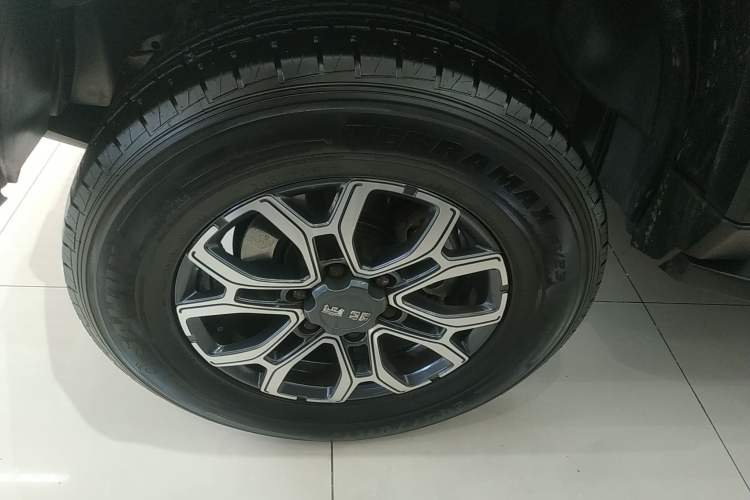 Used BAIC Off-Road BJ40 2020 2.0T Automatic Two-Wheel Drive Urban Hunter Edition Chivalrous Type Left Front Wheel Hub