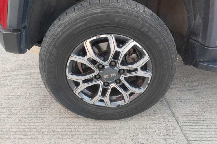 Used BAIC Off-Road BJ40 2020 2.0T Automatic Four-Wheel Drive Urban Hunter Edition Chivalrous Type Left Front Wheel Hub