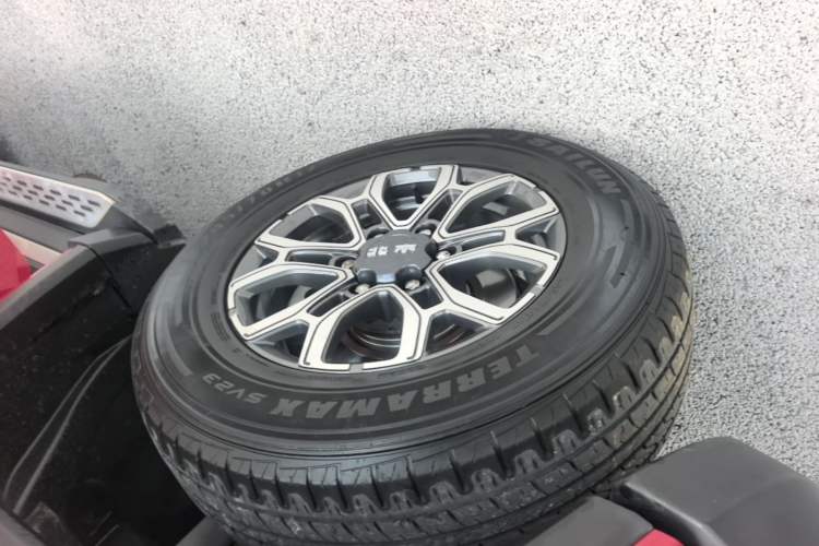 Used BAIC Off-Road BJ40 2020 2.0T Automatic Four-Wheel Drive Urban Hunter Edition Chivalrous Type Left Front Wheel Hub