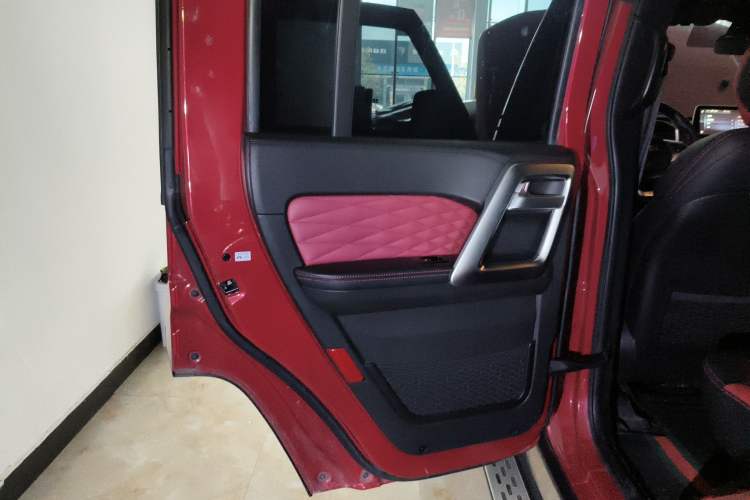 Used BAIC Off-Road BJ40 2020 2.0T Automatic Four-Wheel Drive Urban Hunter Edition Chivalrous Type Left Rear Door Interior