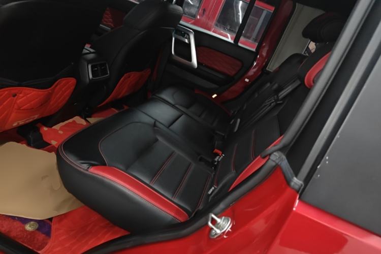Used BAIC Off-Road BJ40 2020 2.0T Automatic Four-Wheel Drive Urban Hunter Edition Chivalrous Type Left Rear Seat