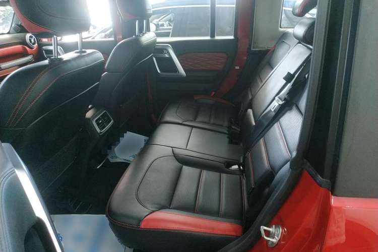 Used BAIC Off-Road BJ40 2020 2.0T Automatic Two-Wheel Drive Urban Hunter Edition Chivalrous Type Left Rear Seat