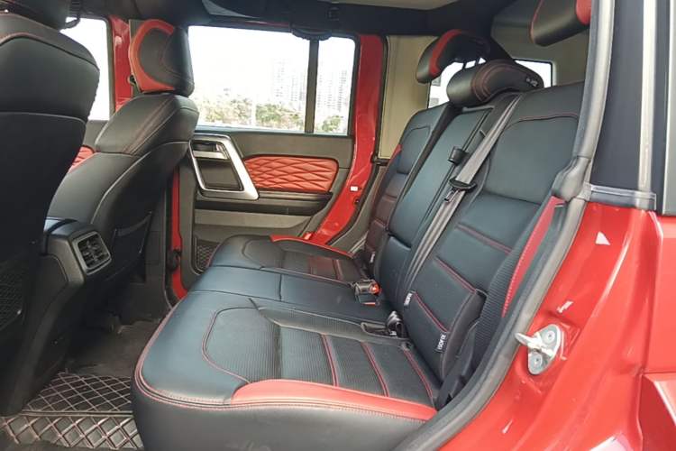 Used BAIC Off-Road BJ40 2020 2.0T Automatic Four-Wheel Drive Urban Hunter Edition Chivalrous Type Left Rear Seat