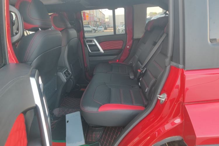 Used BAIC Off-Road BJ40 2020 2.0T Automatic Four-Wheel Drive Urban Hunter Edition Chivalrous Type Left Rear Seat