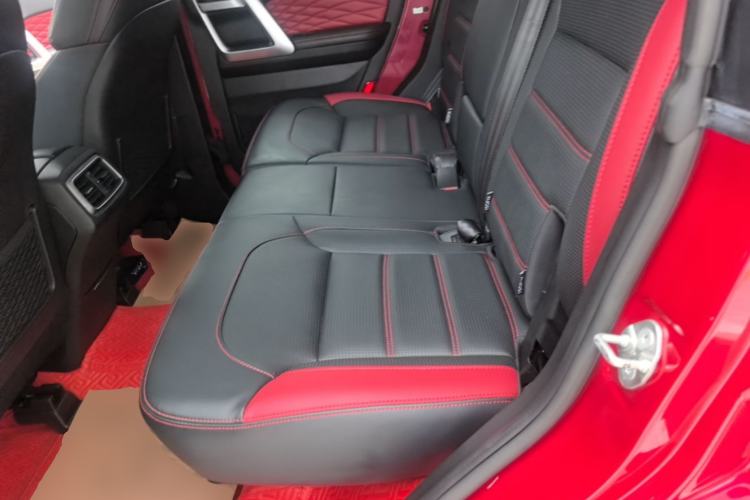 Used BAIC Off-Road BJ40 2020 2.0T Automatic Four-Wheel Drive Urban Hunter Edition Chivalrous Type Left Rear Seat