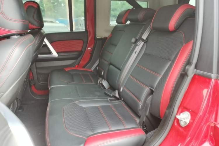 Used BAIC Off-Road BJ40 2020 2.0T Automatic Four-Wheel Drive Urban Hunter Edition Chivalrous Type Left Rear Seat